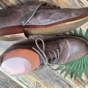 FRYE GREY BROWN DISTRESSED LEATHER LACE UP CASUAL WOODEN HEEL 7.5 DRESS SHOES